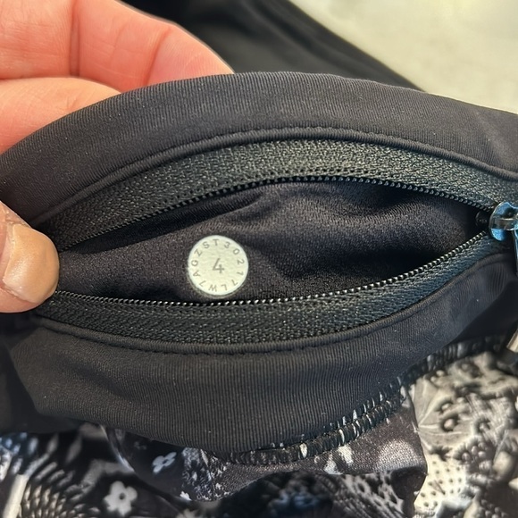 Lululemon Seawheeze 2017 Counter Culture Speed Shorts Floral White 4 - Picture 6 of 8